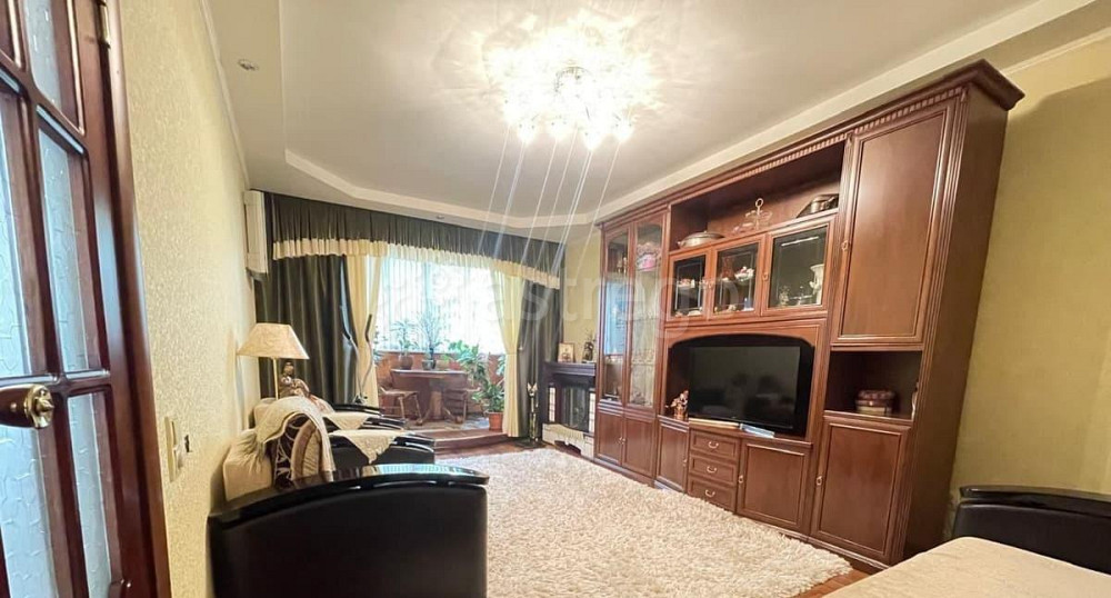 3-комн. квартира, 69.6 м2, 2/9 эт. Астрахань - изображение 1