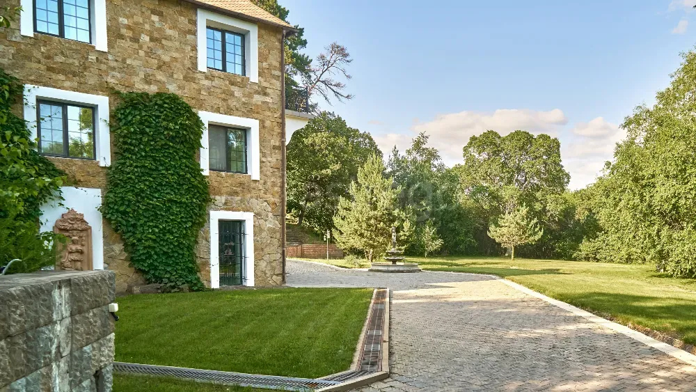 Продам дом 1140 м2, 3 этажа, ИЖС 50 соток Благовещенск - изображение 2