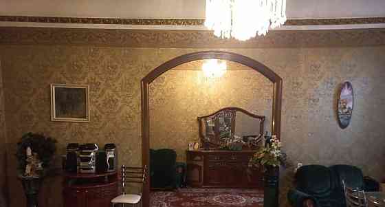 5-комн. квартира, 137 м2, 4/5 эт. Санкт-Петербург
