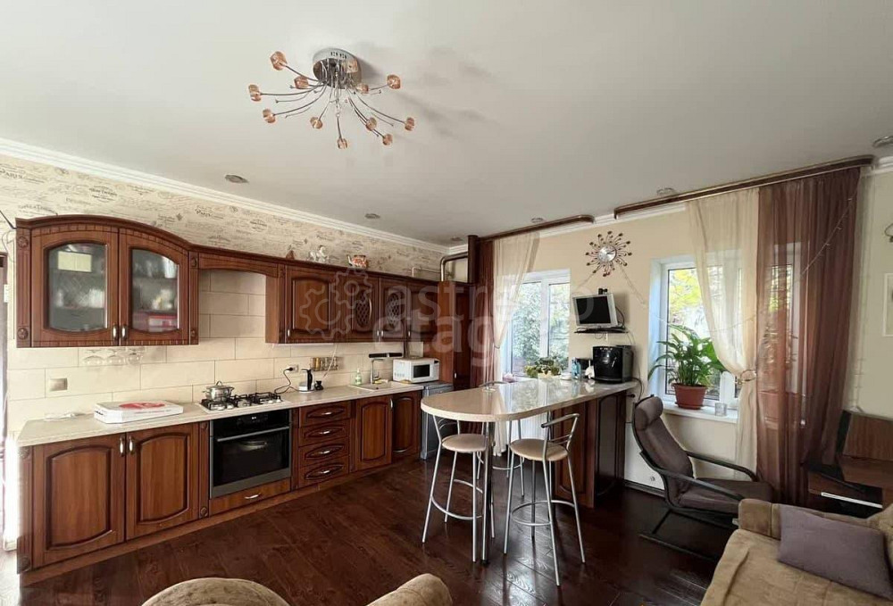 Дом, 184 м, 6.9 сотки, 2 эт. Майкоп - изображение 1