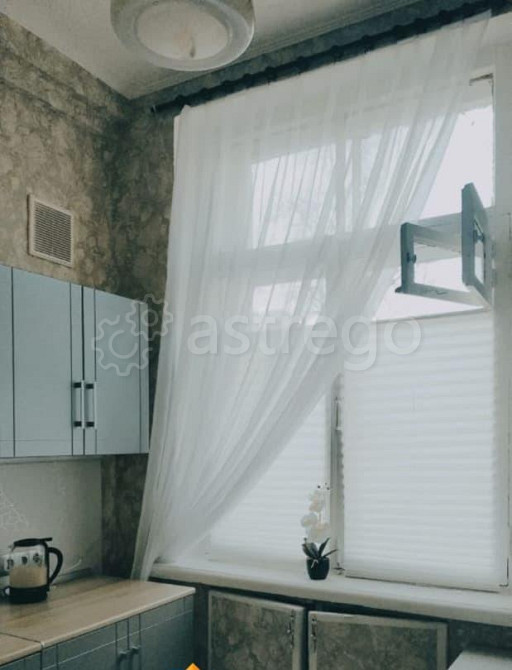 Комната, 10.2 м2, 3/5 эт. Москва - изображение 1