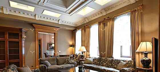 4-комн. квартира, 161.6 м2, 2/7 эт. Москва