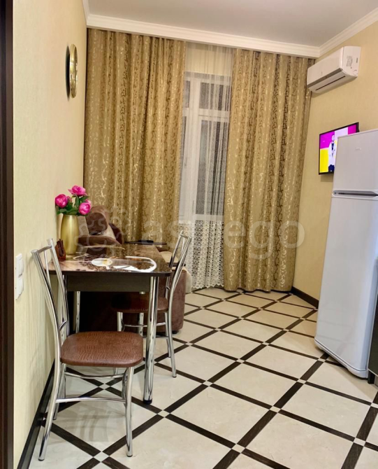 Продам 1-комн. квартиру, 38 м2, 4/4 этаж Сочи - изображение 1