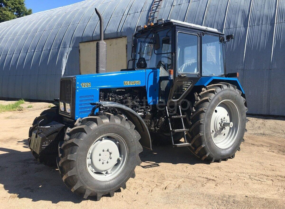 Трактор колесный МТЗ 1221.В2 с реверсивным постом управления Санкт-Петербург - изображение 1