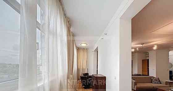 4-комн. квартира, 210 м2, 10/44 эт. Москва