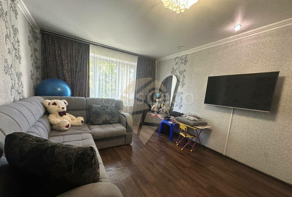 4-комн. квартира, 79 м2, 1/9 эт. Старый Оскол - изображение 1