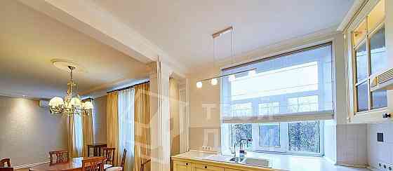 4-комн. квартира, 145 м2, 3/7 эт. Санкт-Петербург