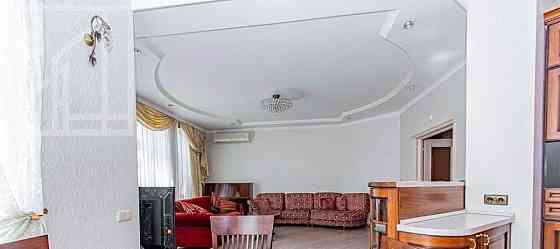 4-комн. квартира, 148 м2, 2/10 эт. Москва