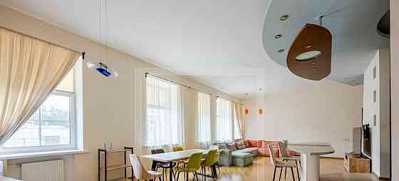 4-комн. квартира, 180 м2, 3/5 эт. Москва