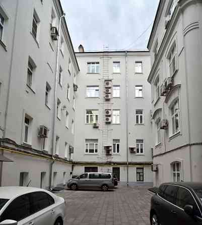 Комната, 60.6 м2, 3/5 эт. Москва
