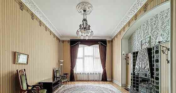 6-комн. квартира, 251 м2, 2/6 эт. Москва