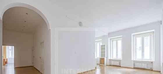 6-комн. квартира, 216 м2, 3/6 эт. Москва