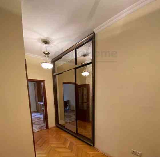 3-комн. квартира, 140 м2, 2/6 эт. Москва