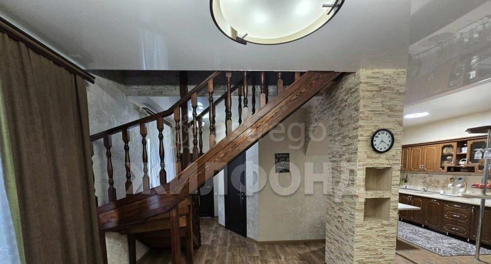 Дом, 168.8 м2, 6 соток, 2 эт. Новоалтайск - изображение 1