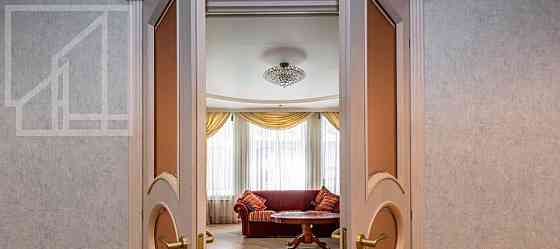 4-комн. квартира, 148 м2, 2/10 эт. Москва