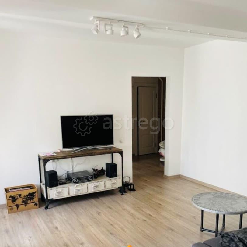 2-комн. квартира, 61.7 м2, 3/3 эт. Санкт-Петербург - изображение 2