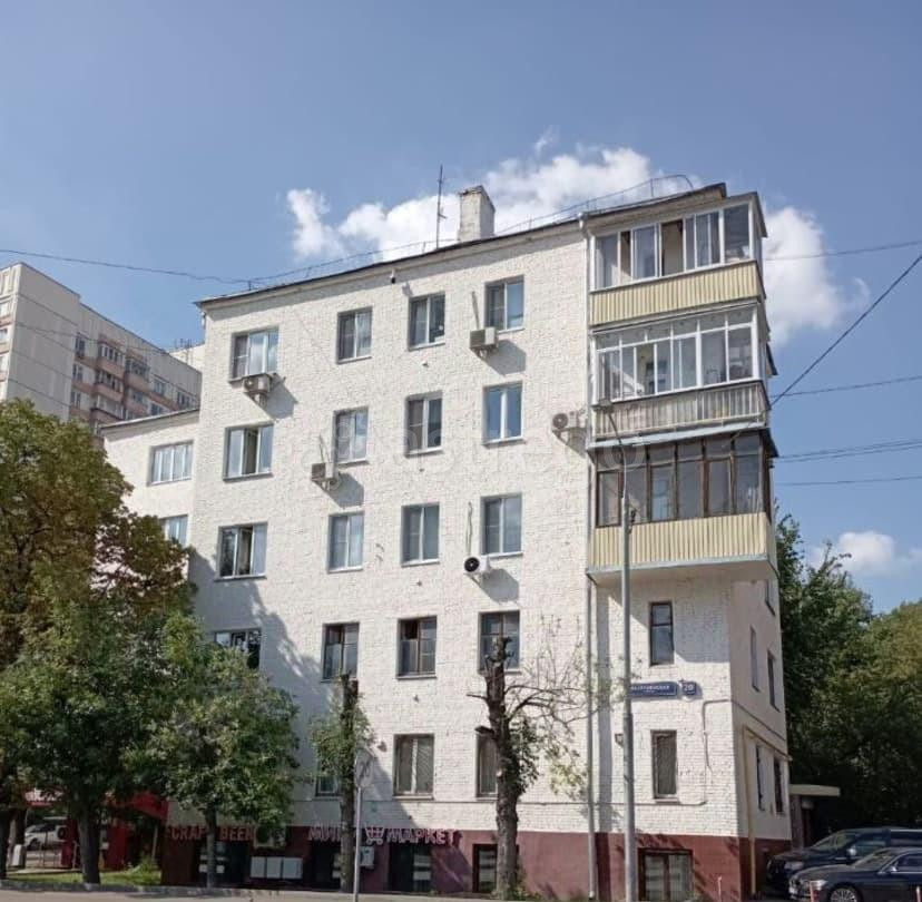 Комната, 11.7 м2, 1/5 эт. Москва - изображение 1