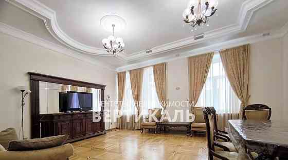 3-комн. квартира, 150 м2, 3/6 эт. Москва