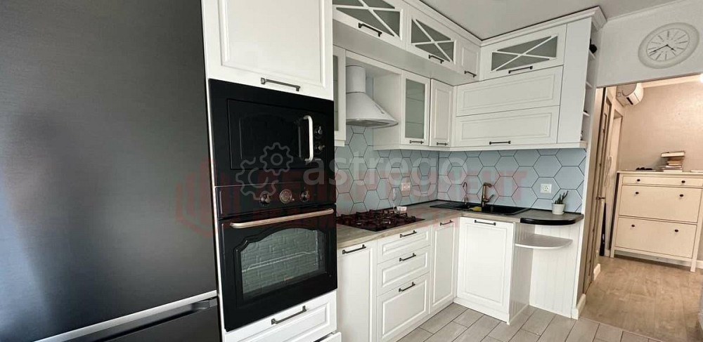 3-комн. квартира, 66.4 м2, 9/9 эт. Астрахань - изображение 1