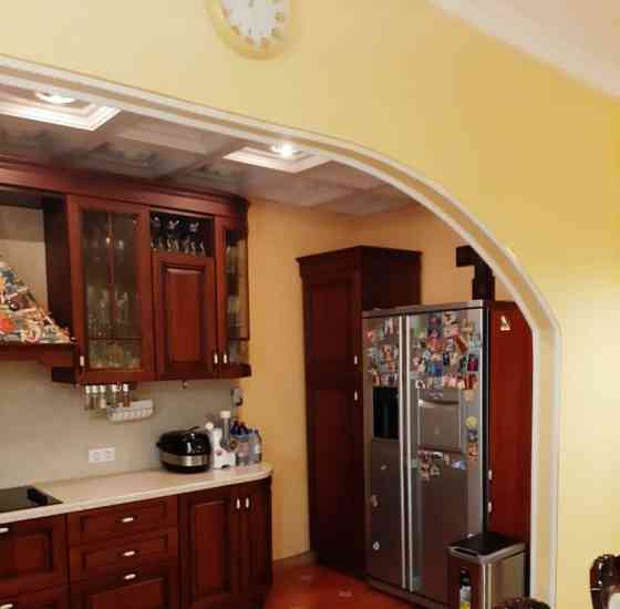 5-комн. квартира, 174 м2, 2/5 эт. Санкт-Петербург