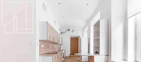 6-комн. квартира, 217 м2, 3/5 эт. Москва