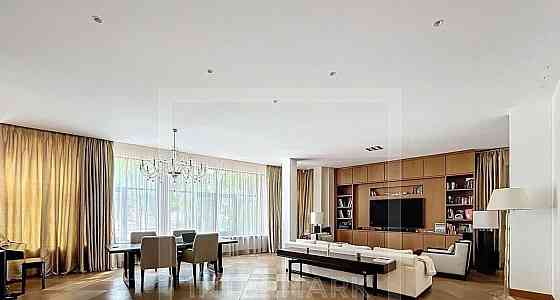3-комн. квартира, 195 м2, 2/6 эт. Москва