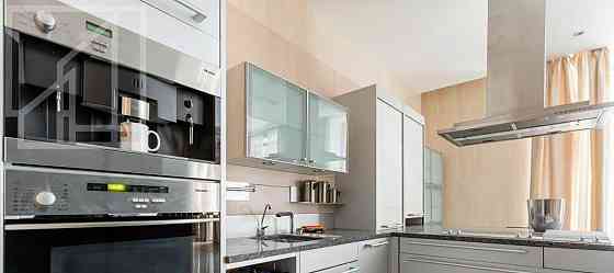 4-комн. квартира, 219 м2, 2/5 эт. Москва