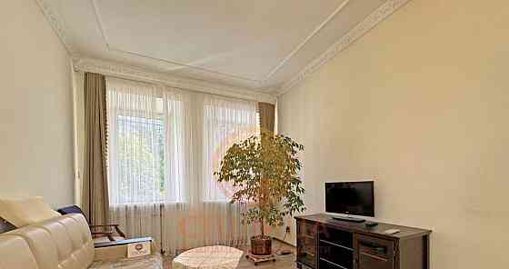 2-комн. квартира, 66 м2, 3/4 эт. Москва