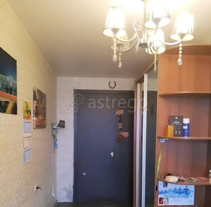 Комната, 67 м2, 3/7 эт. Санкт-Петербург - изображение 1