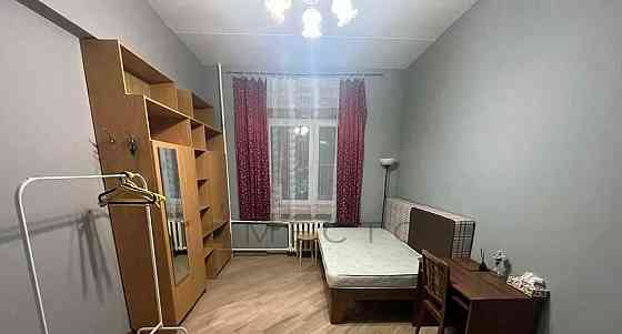 Комната, 77 м2, 3/5 эт. Москва