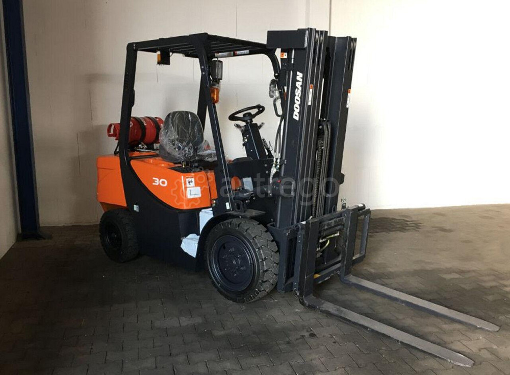 Вилочный погрузчик бензиновый Doosan G30G DOOSAN Кемерово - изображение 1
